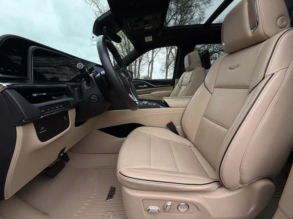 2023 Cadillac Escalade 5th Gen - Image 9 of 21