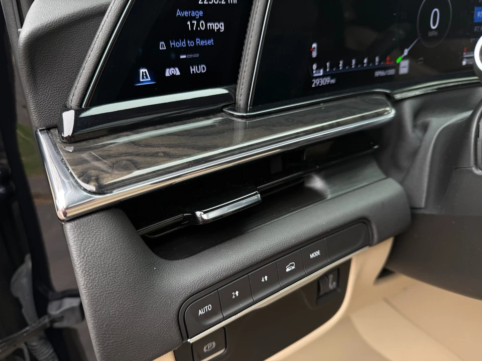 2023 Cadillac Escalade 5th Gen - Image 13 of 21