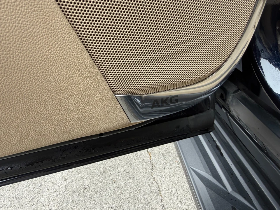 2023 Cadillac Escalade 5th Gen - Image 16 of 21