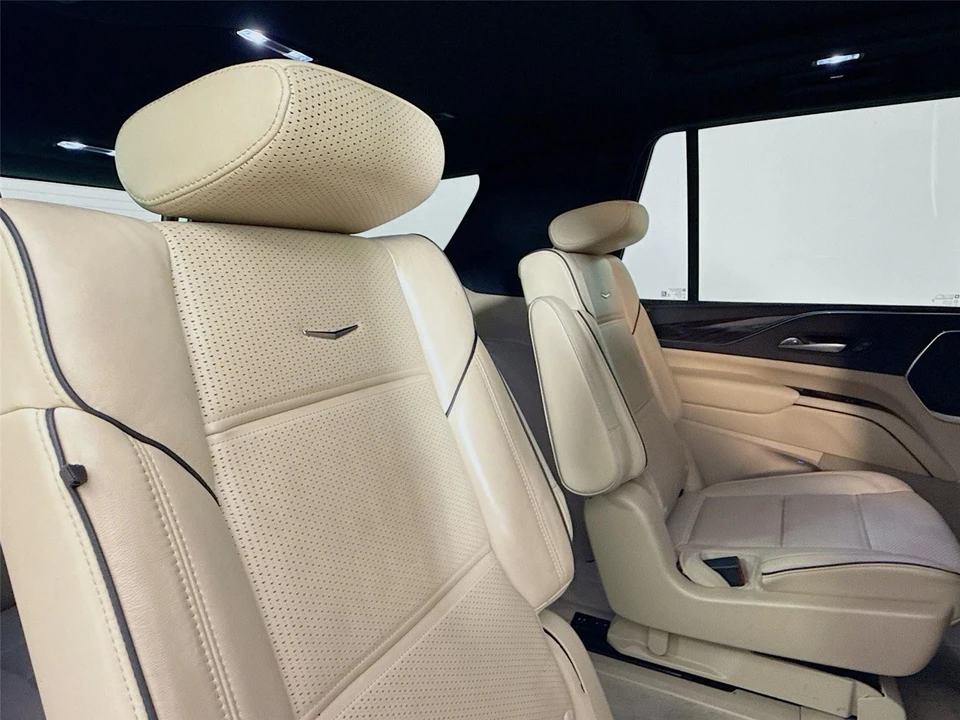 2023 Cadillac Escalade 5th Gen - Image 12 of 14