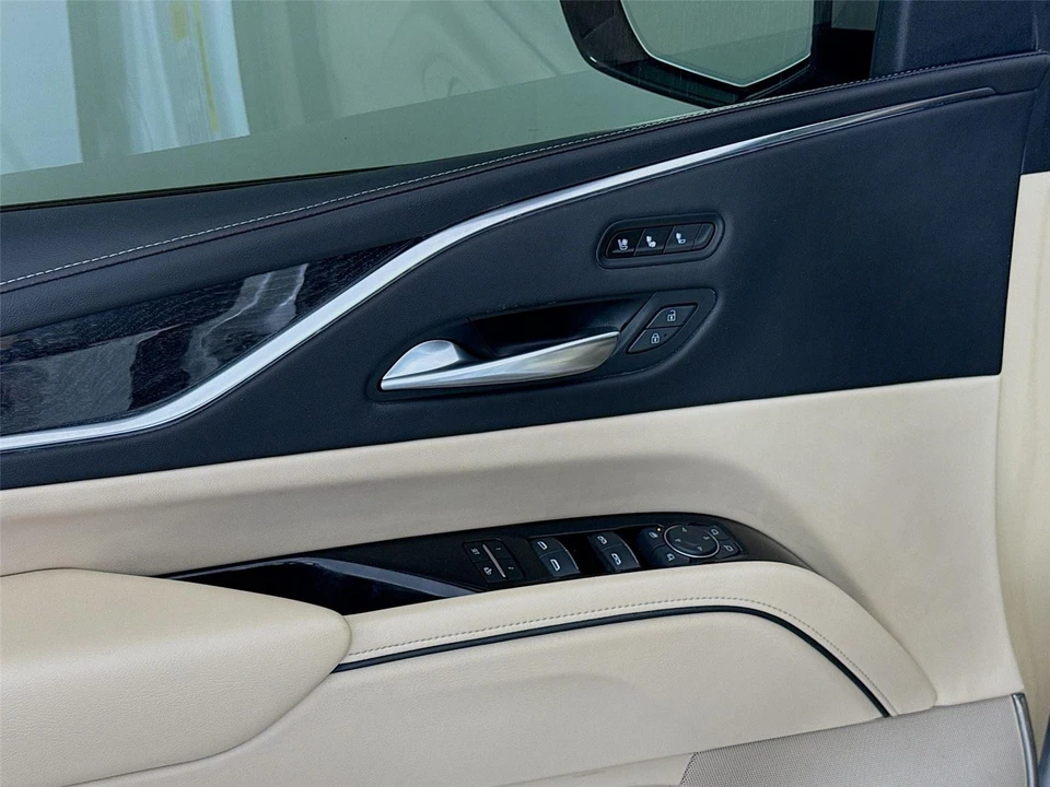 2023 Cadillac Escalade 5th Gen - Image 18 of 21