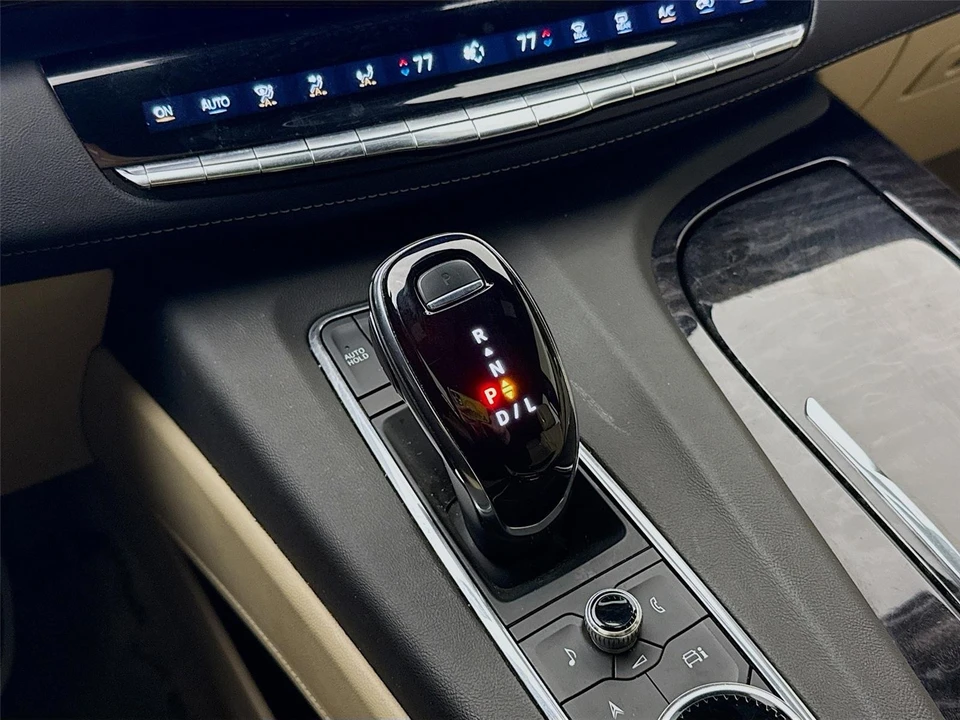 2023 Cadillac Escalade 5th Gen - Image 17 of 21
