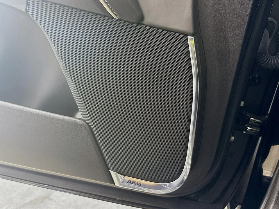 2023 Cadillac Escalade 5th Gen - Image 10 of 14