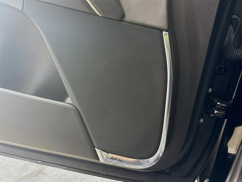 2023 Cadillac Escalade 5th Gen - Image 10 of 14