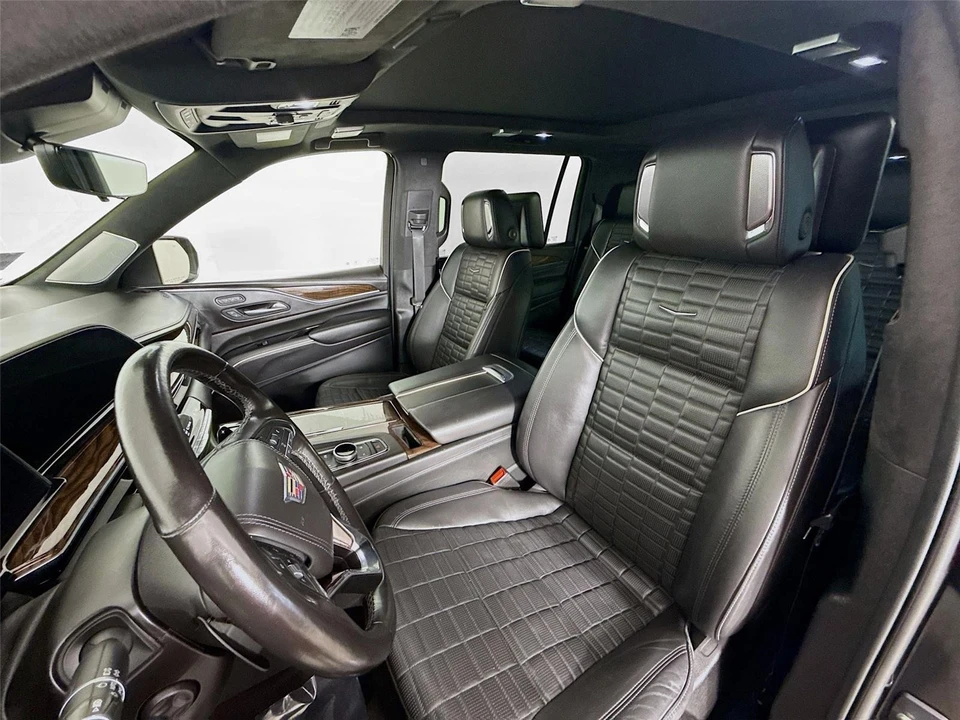 2023 Cadillac Escalade 5th Gen - Image 19 of 21