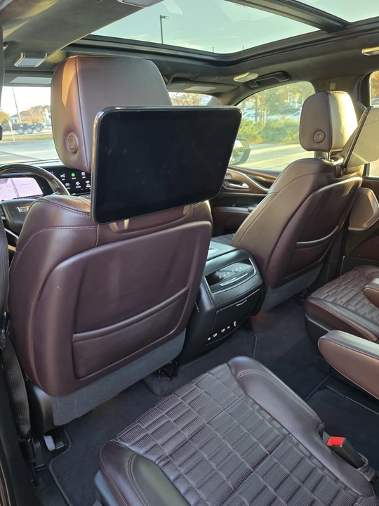 2023 Cadillac Escalade 5th Gen - Image 15 of 20