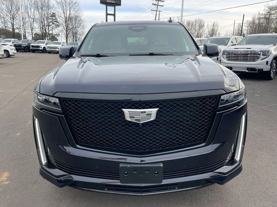 2023 Cadillac Escalade 5th Gen - Image 8 of 12