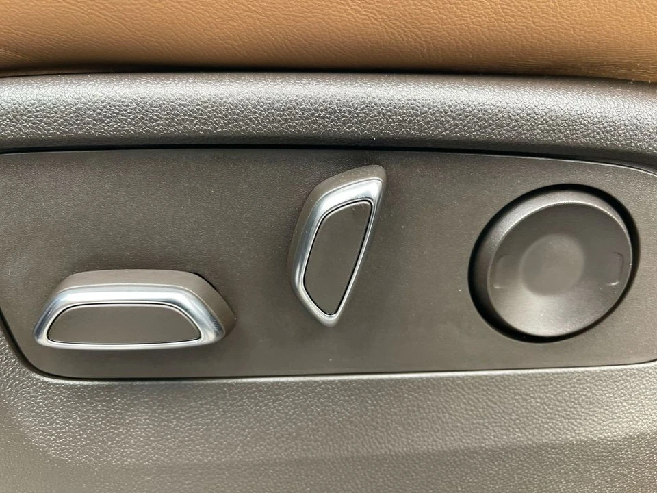 2023 Cadillac Escalade 5th Gen - Image 10 of 12