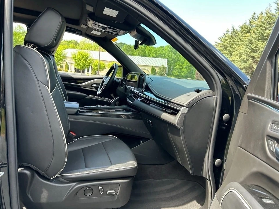 2023 Cadillac Escalade 5th Gen - Image 10 of 12