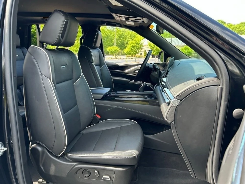 2023 Cadillac Escalade 5th Gen - Image 11 of 12
