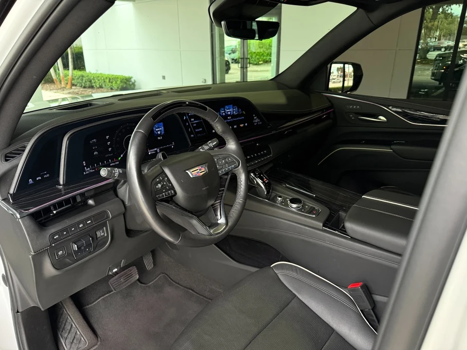 2023 Cadillac Escalade 5th Gen - Image 19 of 21