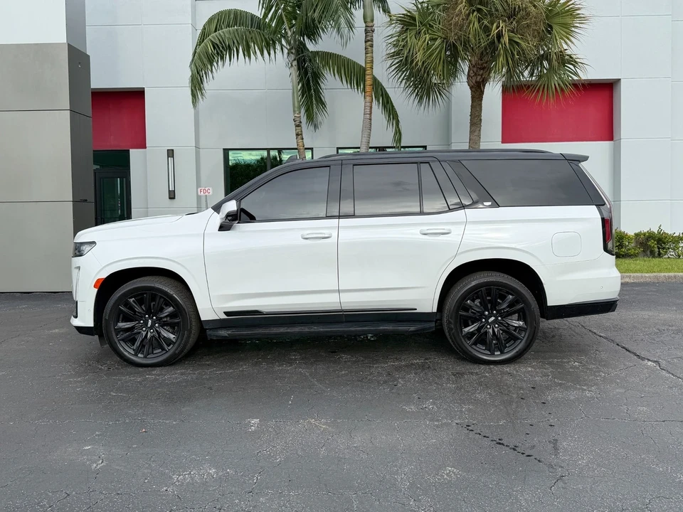 2023 Cadillac Escalade 5th Gen - Image 11 of 21