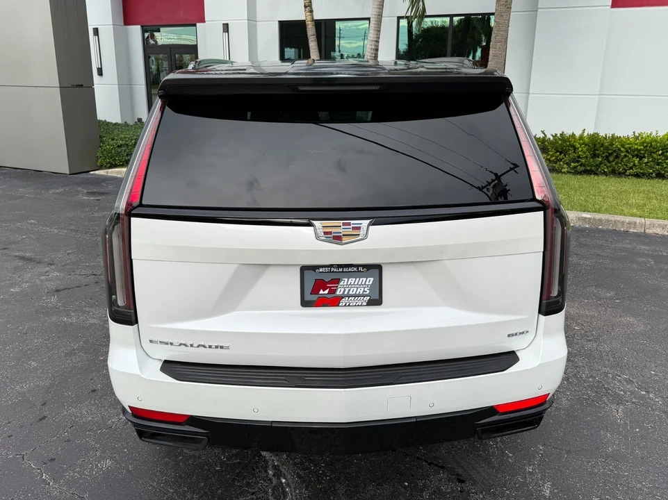 2023 Cadillac Escalade 5th Gen - Image 14 of 21