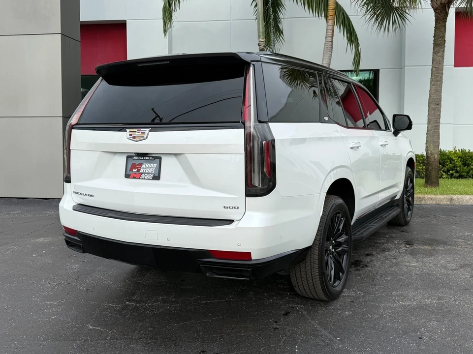 2023 Cadillac Escalade 5th Gen - Image 17 of 21