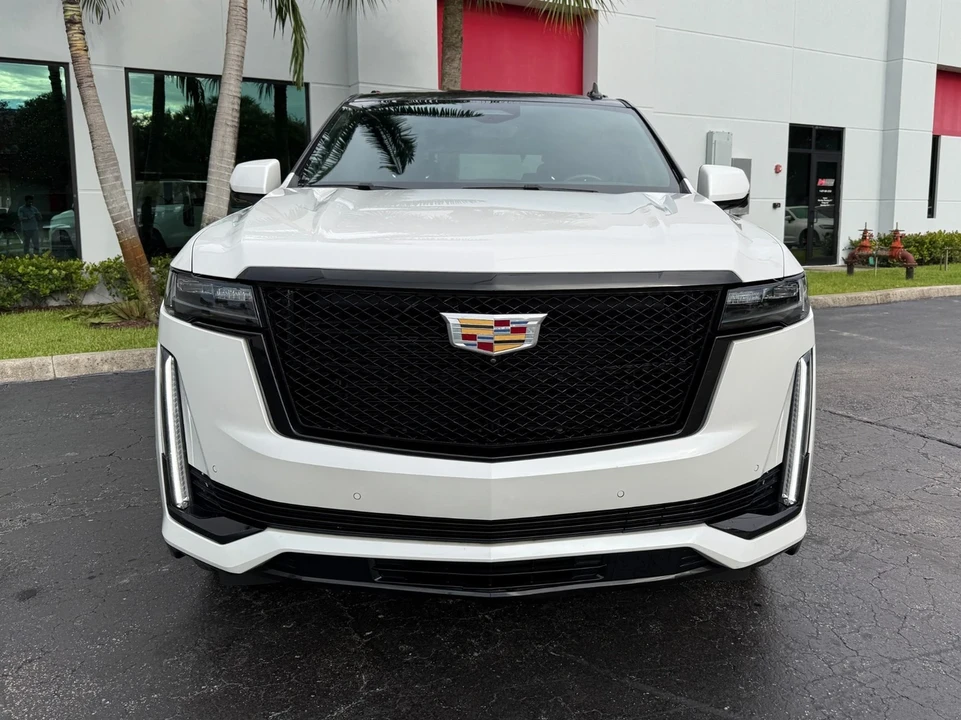 2023 Cadillac Escalade 5th Gen - Image 9 of 21