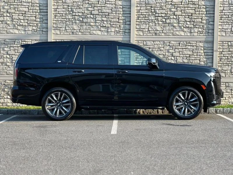 2023 Cadillac Escalade 5th Gen - Image 9 of 12