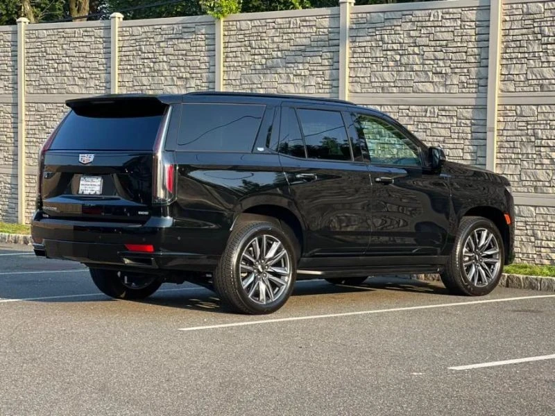 2023 Cadillac Escalade 5th Gen - Image 8 of 12
