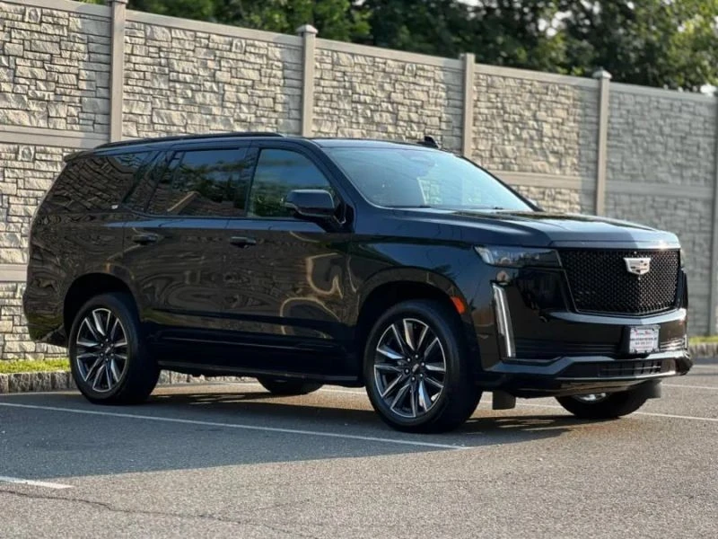 2023 Cadillac Escalade 5th Gen - Image 2 of 12