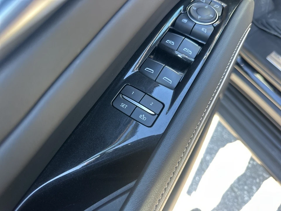 2023 Cadillac Escalade 5th Gen - Image 11 of 12