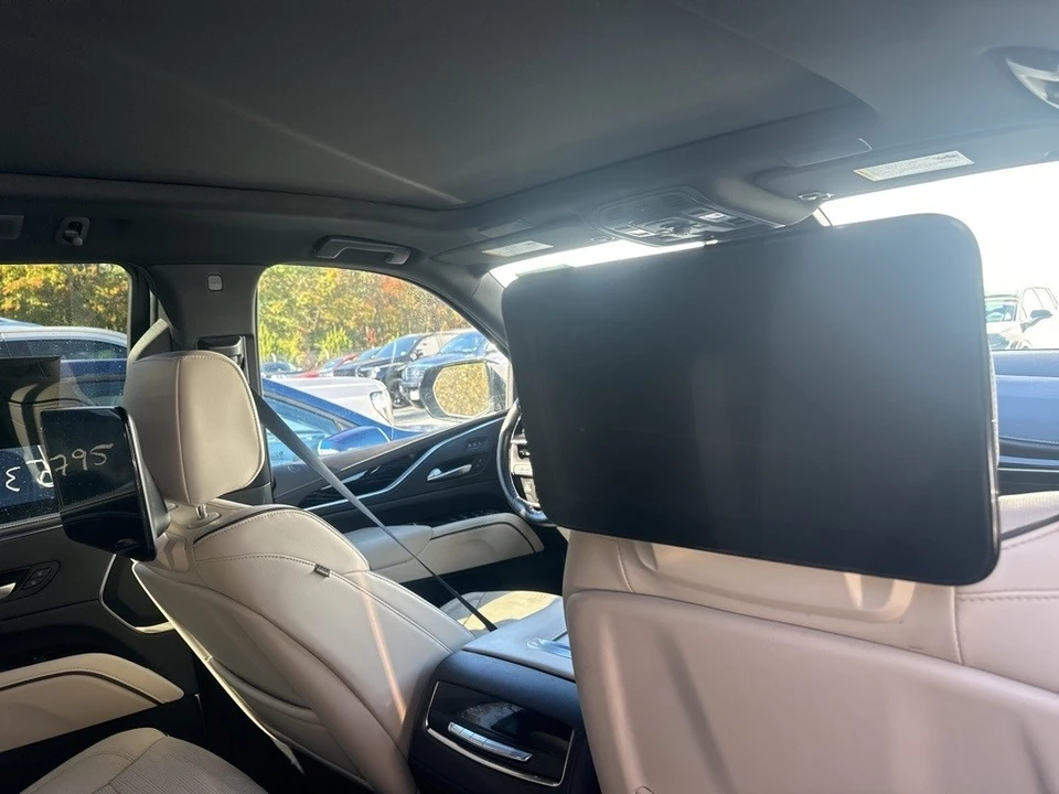 2023 Cadillac Escalade 5th Gen - Image 10 of 12