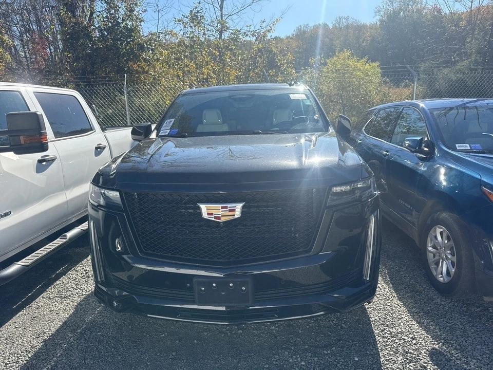2023 Cadillac Escalade 5th Gen - Image 2 of 12