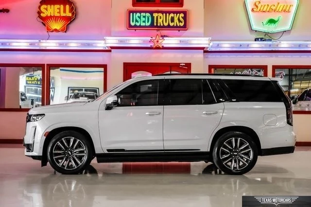 2023 Cadillac Escalade 5th Gen - Image 13 of 21