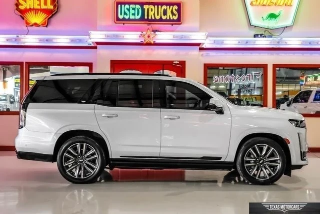 2023 Cadillac Escalade 5th Gen - Image 11 of 21
