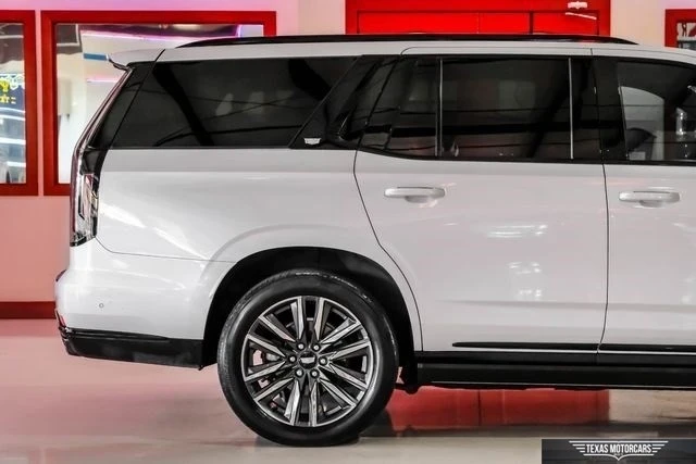 2023 Cadillac Escalade 5th Gen - Image 14 of 21