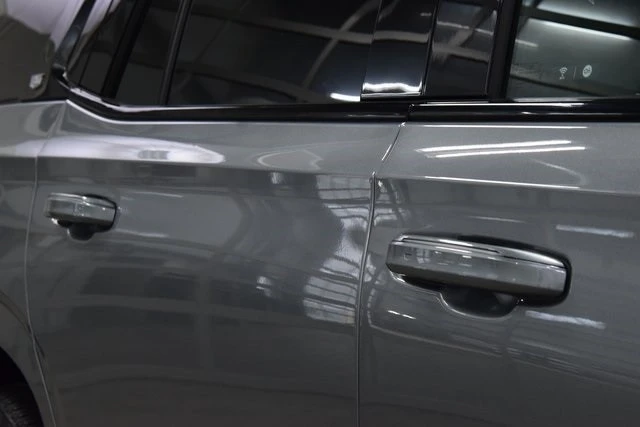 2023 Cadillac Escalade 5th Gen - Image 17 of 21