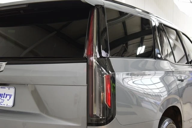 2023 Cadillac Escalade 5th Gen - Image 19 of 21