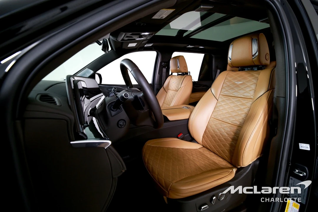 2023 Cadillac Escalade 5th Gen - Image 11 of 12