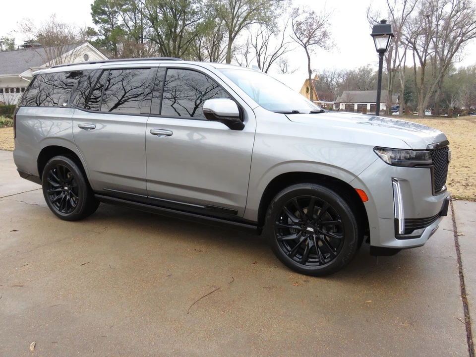 2023 Cadillac Escalade 5th Gen - Image 2 of 12