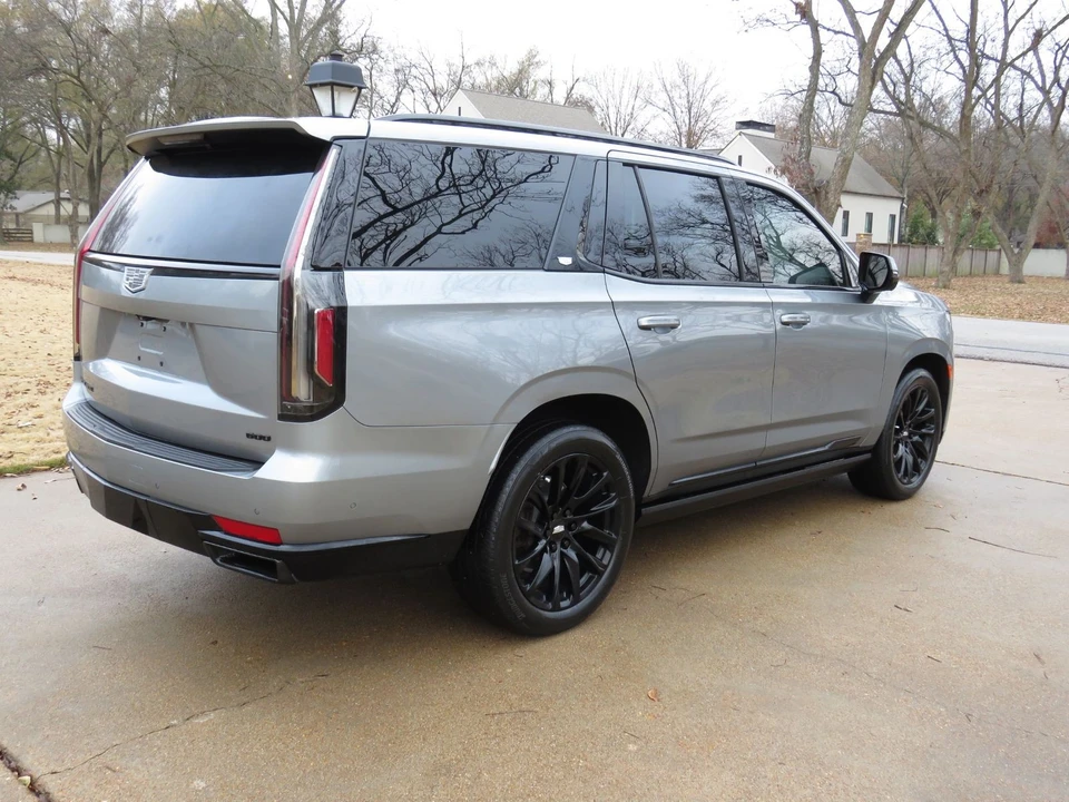 2023 Cadillac Escalade 5th Gen - Image 11 of 12