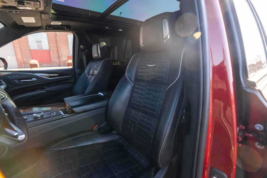 2023 Cadillac Escalade 5th Gen - Image 17 of 26