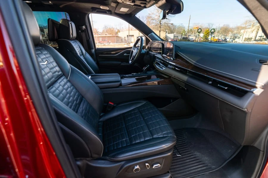 2023 Cadillac Escalade 5th Gen - Image 15 of 26