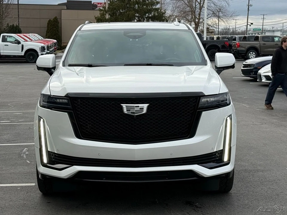 2023 Cadillac Escalade 5th Gen - Image 8 of 12
