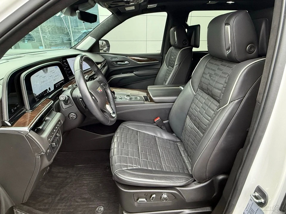 2023 Cadillac Escalade 5th Gen - Image 11 of 21