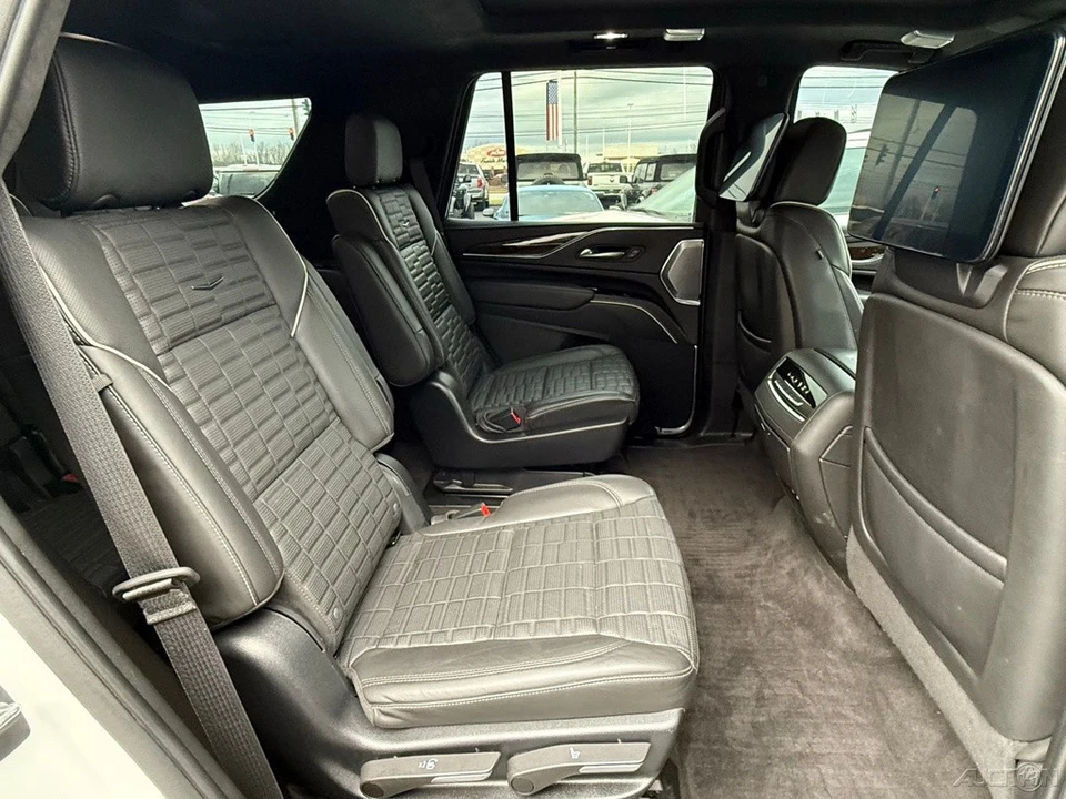 2023 Cadillac Escalade 5th Gen - Image 15 of 21