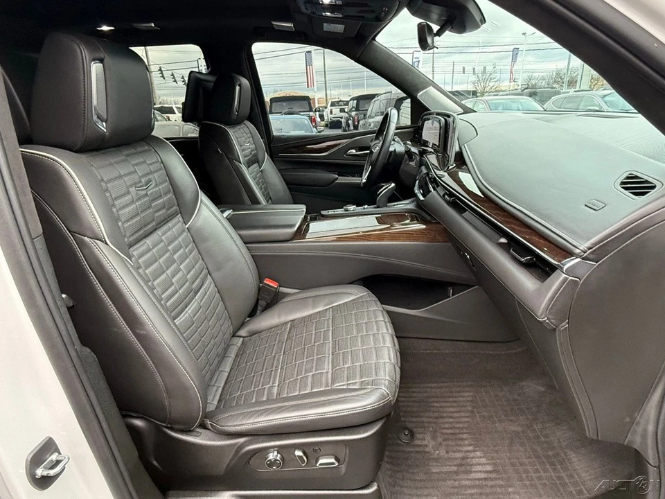 2023 Cadillac Escalade 5th Gen - Image 20 of 21