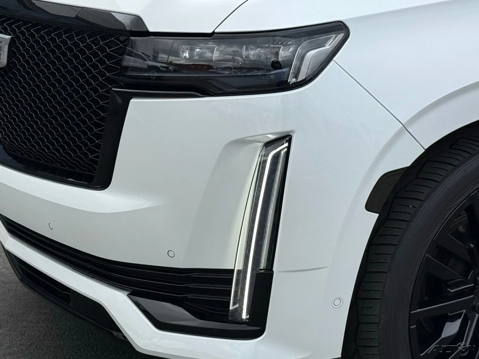 2023 Cadillac Escalade 5th Gen - Image 9 of 12