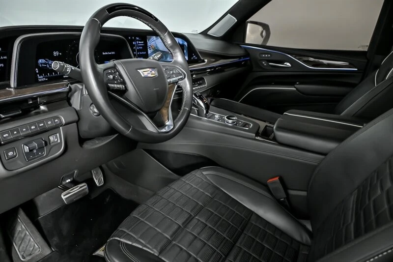 2023 Cadillac Escalade 5th Gen - Image 17 of 21