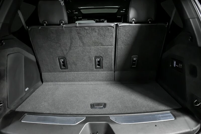 2023 Cadillac Escalade 5th Gen - Image 14 of 21