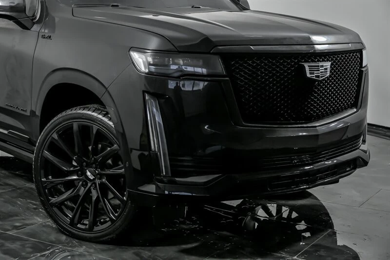 2023 Cadillac Escalade 5th Gen - Image 2 of 21