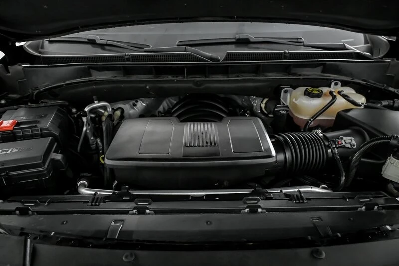 2023 Cadillac Escalade 5th Gen - Image 15 of 21