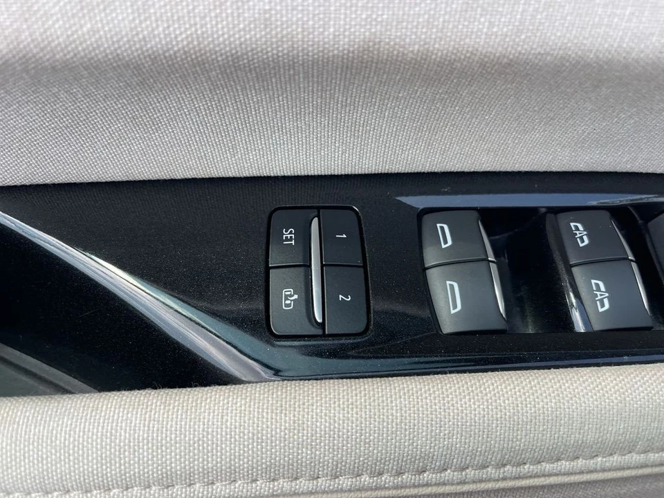 2023 Cadillac Escalade 5th Gen - Image 11 of 12