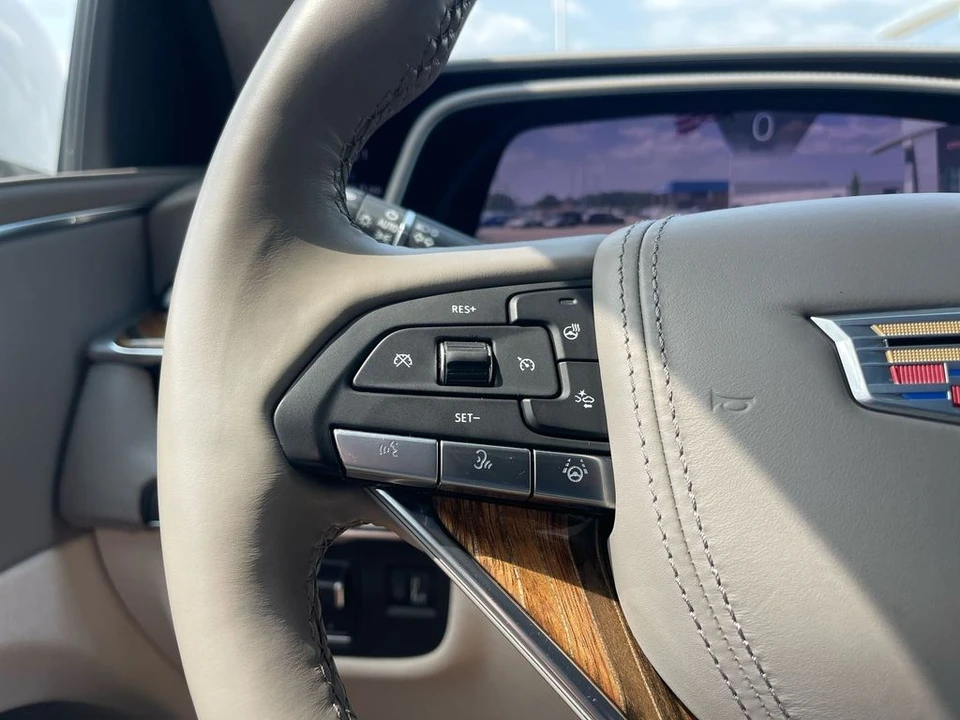 2023 Cadillac Escalade 5th Gen - Image 18 of 21