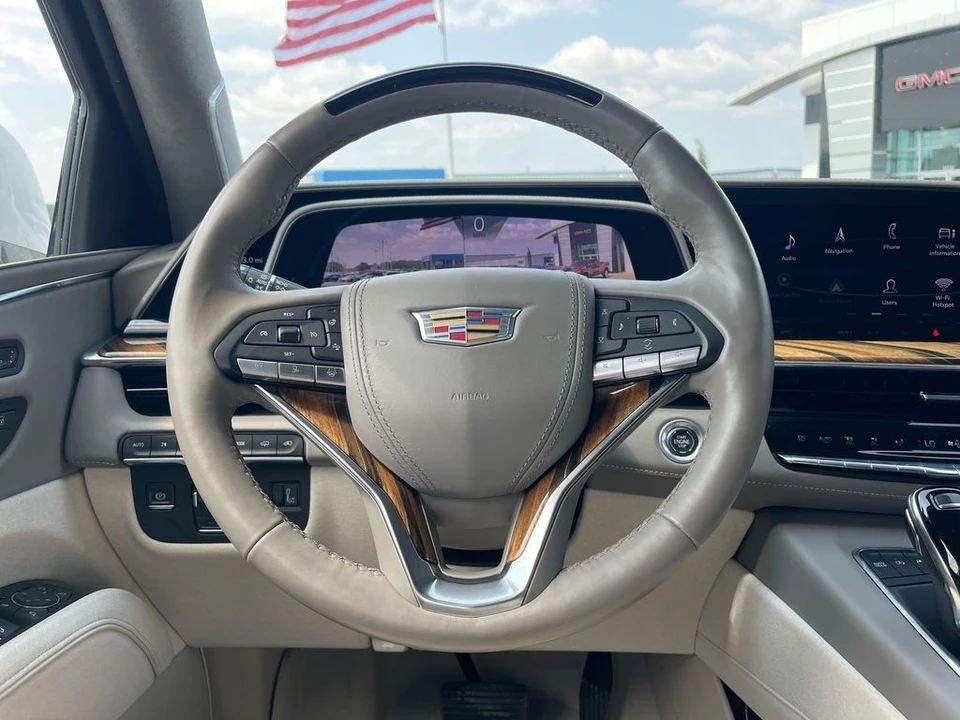 2023 Cadillac Escalade 5th Gen - Image 17 of 21