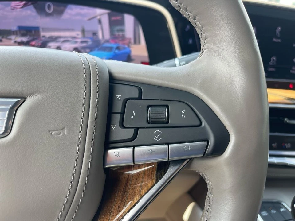 2023 Cadillac Escalade 5th Gen - Image 19 of 21