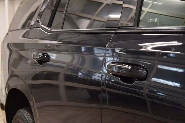 2023 Cadillac Escalade 5th Gen - Image 17 of 21