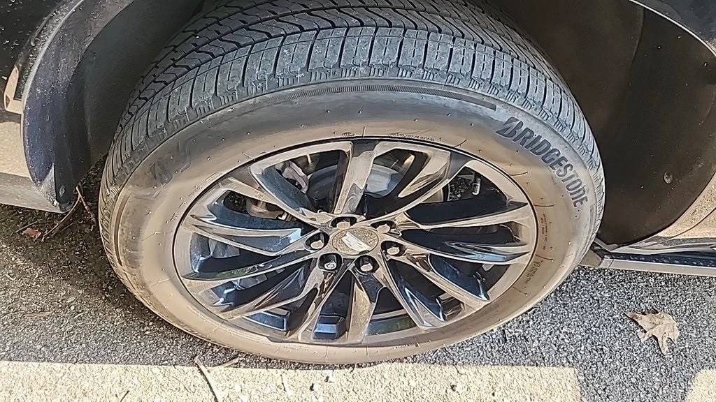 2023 Cadillac Escalade 5th Gen - Image 9 of 12